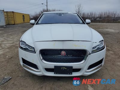 Piąte zdjęcie samochodu w środku: 2016 JAGUAR XF PRESTIGE VIN:SAJBK4BV2GCY23722 - miniatura