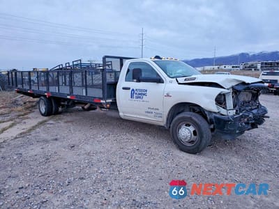 Czwarte zdjęcie samochodu z boku: 2022 RAM 3500 FLATBED TRUCK VIN:3C7WRTBL5NG421162 - miniatura