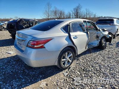 Trzecie zdjęcie samochodu z tyłu: 2015 NISSAN ALTIMA 2.5 VIN:1N4AL3AP9FN360345 - miniatura
