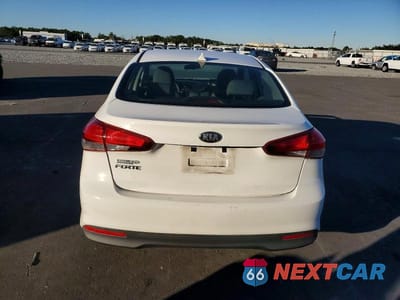 Zdjęcie 6 z 13 samochodu: 2018 KIA FORTE LX VIN:3KPFK4A7XJE235800 - miniatura