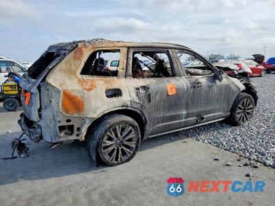 Trzecie zdjęcie samochodu z tyłu: 2022 VOLVO XC90 T5 MOMENTUM VIN:YV4102CK9N1825739 - miniatura