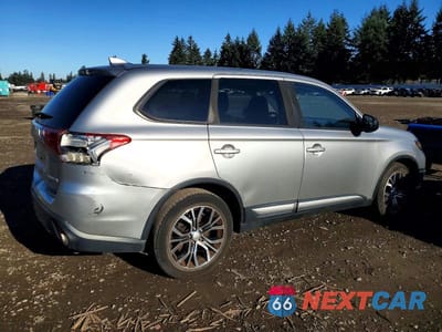 Trzecie zdjęcie samochodu z tyłu: 2018 MITSUBISHI OUTLANDER ES VIN:JA4AD2A35JJ004211 - miniatura