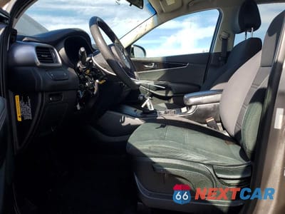 Zdjęcie 7 z 13 samochodu: 2016 KIA SORENTO LX VIN:5XYPG4A3XGG118149 - miniatura