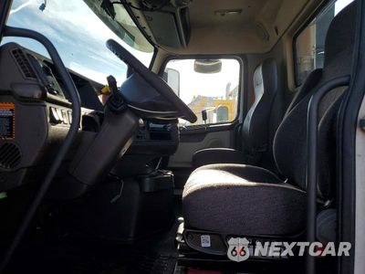 Zdjęcie 6 z 10 samochodu: 2017 VOLVO VN VNL VIN:4V4N39TG9HN987968 - miniatura
