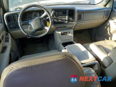 Zdjęcie 8 z 13 samochodu: 2001 CHEVROLET SUBURBAN K1500 VIN:3GNFK16T41G263124 - miniatura