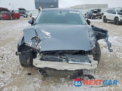 Piąte zdjęcie samochodu w środku: 2015 AUDI A3 PREMIUM VIN:WAUBFGFF0F1122241 - miniatura