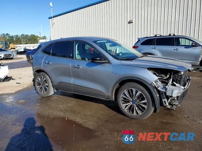 Czwarte zdjęcie samochodu z boku: 2022 FORD ESCAPE SE VIN:1FMCU0G68NUA90411 - miniatura