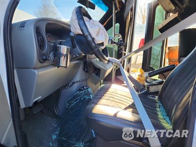Zdjęcie 8 z 10 samochodu: 2004 FORD E350 BUS VIN:1FDWE35S14HB18116 - miniatura