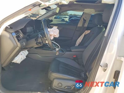 Zdjęcie 7 z 13 samochodu: 2022 AUDI A4 VIN:WAUBBAF44NN008371 - miniatura