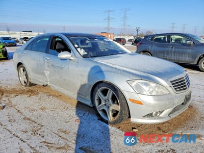 Czwarte zdjęcie samochodu z boku: 2008 MERCEDES-BENZ S 550 4MATIC VIN:WDDNG86X58A219942 - miniatura
