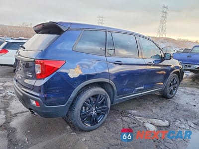 Trzecie zdjęcie samochodu z tyłu: 2020 HONDA PASSPORT SPORT VIN:5FNYF8H26LB018580 - miniatura