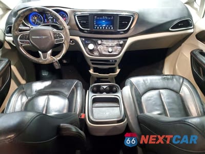 Zdjęcie 8 z 14 samochodu: 2018 CHRYSLER PACIFICA TOURING L VIN:2C4RC1BGXJR212670 - miniatura