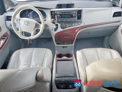 Zdjęcie 8 z 13 samochodu: 2011 TOYOTA SIENNA XLE VIN:5TDYK3DC8BS091571 - miniatura