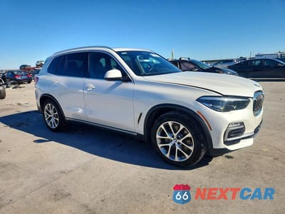 Czwarte zdjęcie samochodu z boku: 2020 BMW X5 SDRIVE 40I VIN:5UXCR4C08L9B61669 - miniatura