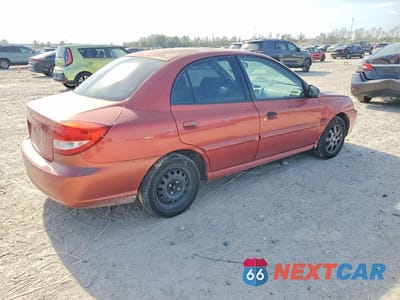 Trzecie zdjęcie samochodu z tyłu: 2003 KIA RIO VIN:KNADC125236242813 - miniatura