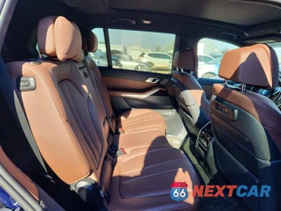 Zdjęcie 11 z 12 samochodu: 2022 BMW X7 M50I VIN:5UXCX6C05N9L17989 - miniatura
