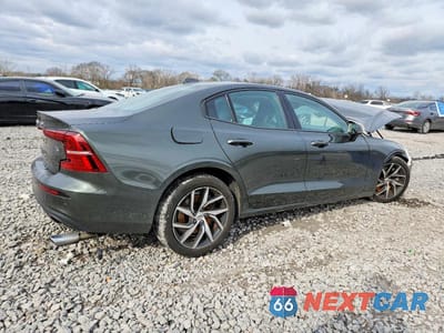 Trzecie zdjęcie samochodu z tyłu: 2019 VOLVO S60 T6 MOMENTUM VIN:7JRA22TK6KG016724 - miniatura