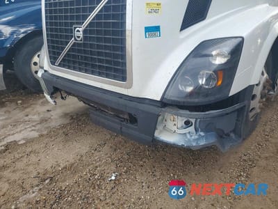 Zdjęcie 9 z 10 samochodu: 2016 VOLVO VN VNL VIN:4V4NC9EH2GN962494 - miniatura