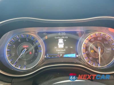 Zdjęcie 9 z 12 samochodu: 2018 CHRYSLER 300 TOURING VIN:2C3CCARGXJH195648 - miniatura