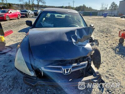Piąte zdjęcie samochodu w środku: 2003 HONDA ACCORD LX VIN:1HGCM56413A031377 - miniatura