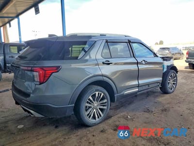 Trzecie zdjęcie samochodu z tyłu: 2025 FORD EXPLORER PLATINUM VIN:1FMWK8HC7SGD01016 - miniatura