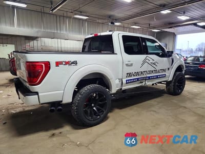 Trzecie zdjęcie samochodu z tyłu: 2022 FORD F150 SUPERCREW VIN:1FTFW1E58NFA19953 - miniatura