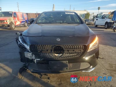 Piąte zdjęcie samochodu w środku: 2018 MERCEDES-BENZ CLA 250 VIN:WDDSJ4EB8JN600198 - miniatura