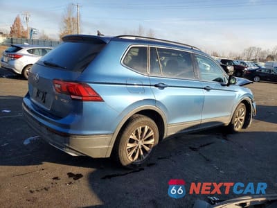 Trzecie zdjęcie samochodu z tyłu: 2019 VOLKSWAGEN TIGUAN SE VIN:3VV2B7AX8KM079930 - miniatura