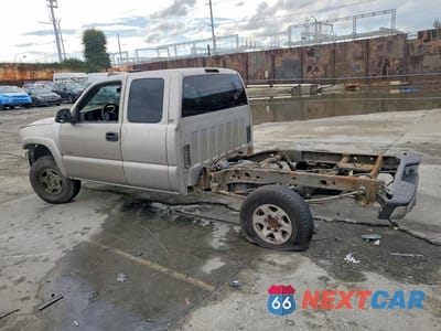Drugie zdjęcie samochodu z przodu: 2002 CHEVROLET SILVERADO K1500 VIN:1GCEK19T12E181294 - miniatura