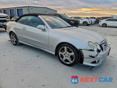 Czwarte zdjęcie samochodu z boku: 2008 MERCEDES-BENZ CLK 350 VIN:WDBTK56F18T094561 - miniatura