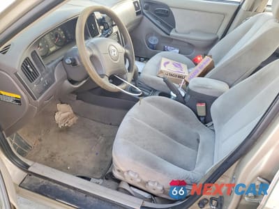 Zdjęcie 7 z 13 samochodu: 2005 HYUNDAI ELANTRA GLS VIN:KMHDN46D35U010313 - miniatura