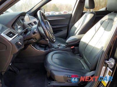 Zdjęcie 7 z 12 samochodu: 2016 BMW X1 XDRIVE28I VIN:WBXHT3C39G5E54994 - miniatura