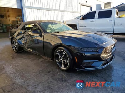 Czwarte zdjęcie samochodu z boku: 2025 FORD MUSTANG VIN:1FAGP8UH8S5123985 - miniatura