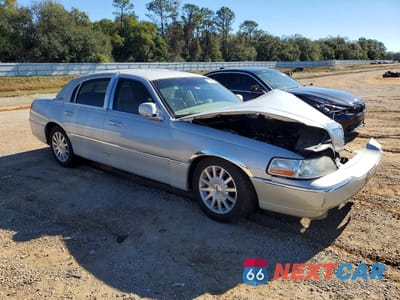 Czwarte zdjęcie samochodu z boku: 2007 LINCOLN TOWN CAR SIGNATURE VIN:1LNHM81V97Y601978 - miniatura