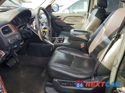 Zdjęcie 7 z 14 samochodu: 2014 CHEVROLET SUBURBAN K1500 LTZ VIN:1GNSKKE7XER135355 - miniatura