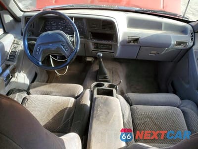 Zdjęcie 8 z 13 samochodu: 1993 FORD EXPLORER VIN:1FMDU34XXPUA37182 - miniatura