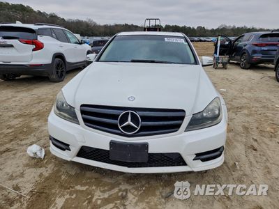 Piąte zdjęcie samochodu w środku: 2014 MERCEDES-BENZ C 250 VIN:WDDGF4HB2EA931908 - miniatura