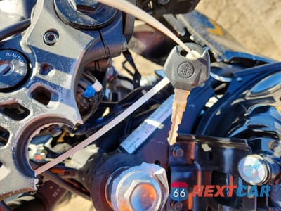 Zdjęcie 8 z 10 samochodu: 2024 YAMAHA YZFR3 A VIN:MH3RH18Y4RK017208 - miniatura