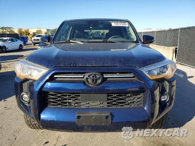 Piąte zdjęcie samochodu w środku: 2021 TOYOTA 4RUNNER SR5 VIN:JTEFU5JR0M5251145 - miniatura