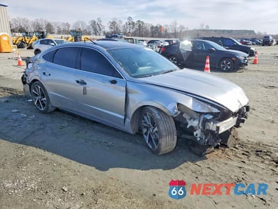 Czwarte zdjęcie samochodu z boku: 2021 HYUNDAI SONATA SEL PLUS VIN:5NPEJ4J25MH069446 - miniatura