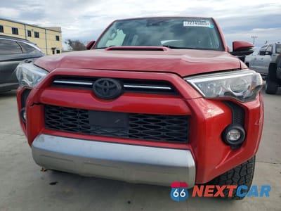 Piąte zdjęcie samochodu w środku: 2021 TOYOTA 4RUNNER SR5 PREMIUM VIN:JTERU5JR0M5927509 - miniatura