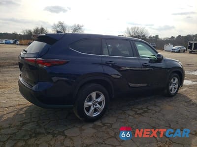 Trzecie zdjęcie samochodu z tyłu: 2025 TOYOTA HIGHLANDER LE VIN:5TDKDRAH3SS550475 - miniatura