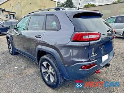 Trzecie zdjęcie samochodu z tyłu: 2018 JEEP CHEROKEE TRAILHAWK VIN:1C4PJMBX0JD600413 - miniatura