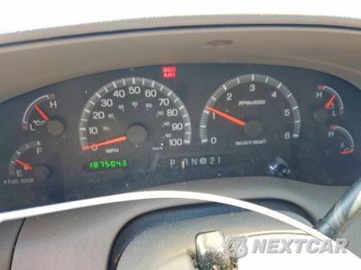 Zdjęcie 9 z 13 samochodu: 2001 FORD EXPEDITION XLT VIN:1FMPU16L51LB31625 - miniatura
