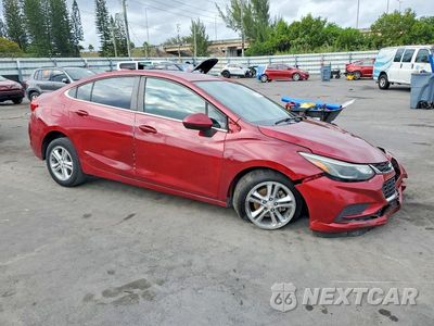 Czwarte zdjęcie samochodu z boku: 2018 CHEVROLET CRUZE LT VIN:1G1BE5SM5J7124659 - miniatura