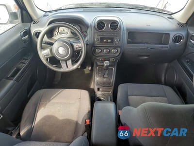 Zdjęcie 8 z 12 samochodu: 2011 JEEP PATRIOT SPORT VIN:1J4NF1GB6BD277338 - miniatura