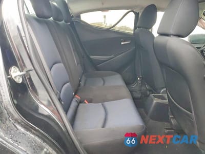 Zdjęcie 10 z 12 samochodu: 2019 TOYOTA YARIS L VIN:3MYDLBYV0KY524604 - miniatura