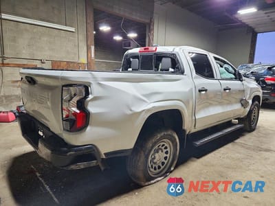 Trzecie zdjęcie samochodu z tyłu: 2024 CHEVROLET COLORADO VIN:1GCGSBEC1R1117245 - miniatura