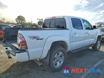 Trzecie zdjęcie samochodu z tyłu: 2005 TOYOTA TACOMA DOUBLE CAB PRERUNNER VIN:5TEJU62N45Z106950 - miniatura