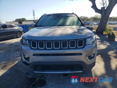 Piąte zdjęcie samochodu w środku: 2019 JEEP COMPASS LIMITED VIN:3C4NJCCB4KT711322 - miniatura